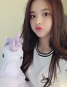 明星幕后与舆论风暴：娱乐圈的光鲜与暗涌形成鲜明对比