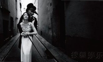 “吃瓜群众”表情包走红背后：网络文化与创意的结合